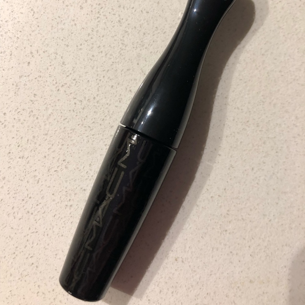 MAC mascara